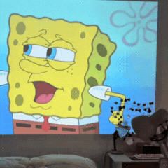 Proyector HY300 reproduciendo contenido